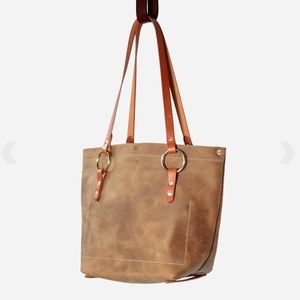 SANDSTONE NO. 1 TOTE by copper dot